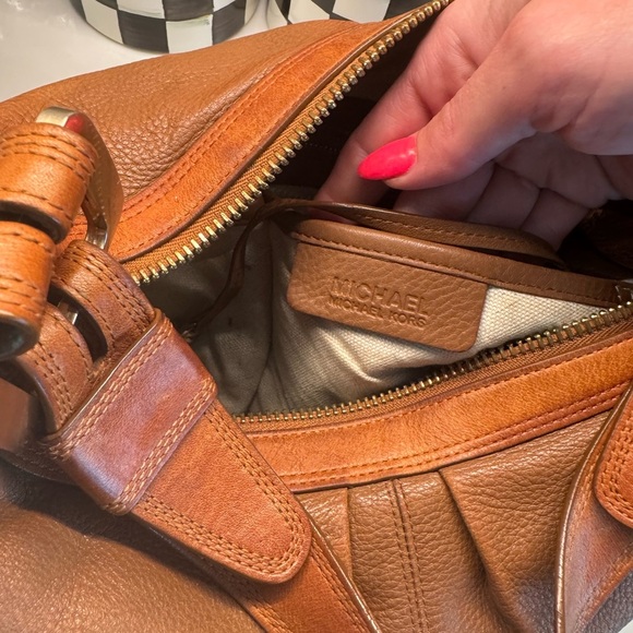 Leather Michael Kors shoulder purse - Picture 13 of 13